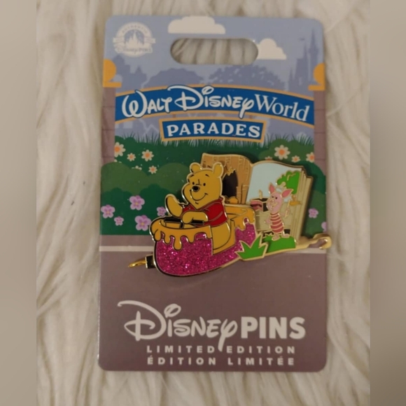 🍯FIRM! NWT DISNEY PARKS 2024 WALT DISNEY WORLD PARADE WINNIE THE POOH LE PIN - Picture 5 of 7